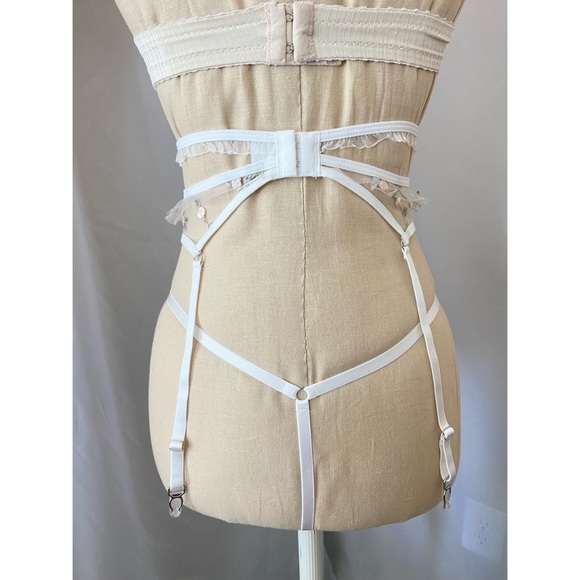 ❣️Sold❣️Floral Garter Belt & Thong Set - Picture 9 of 11
